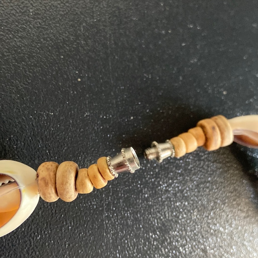 Shell Necklace - Picture 3 of 5